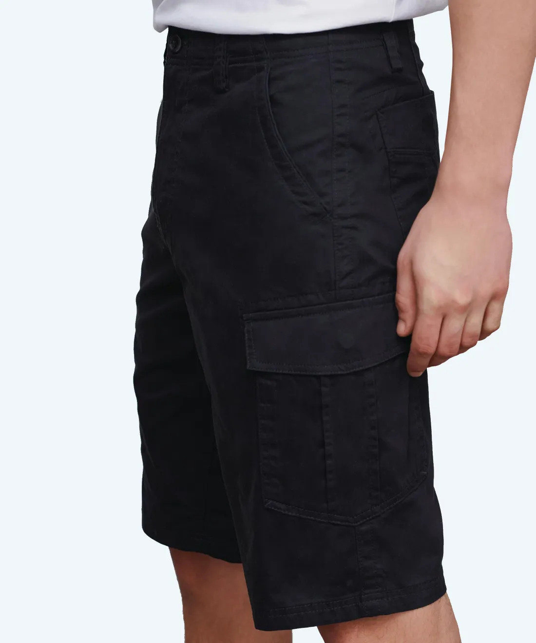 Loose men's shorts