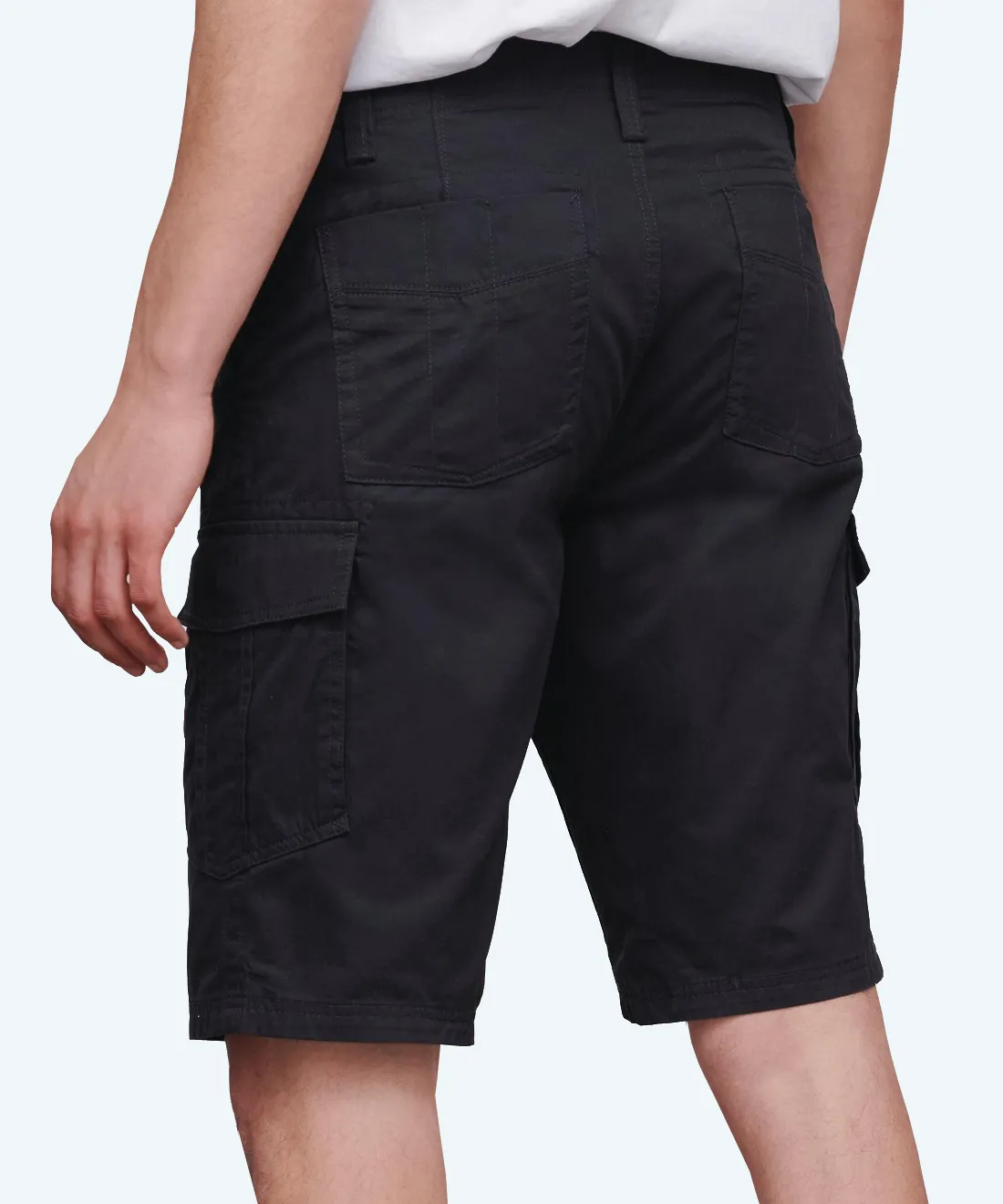 Loose men's shorts