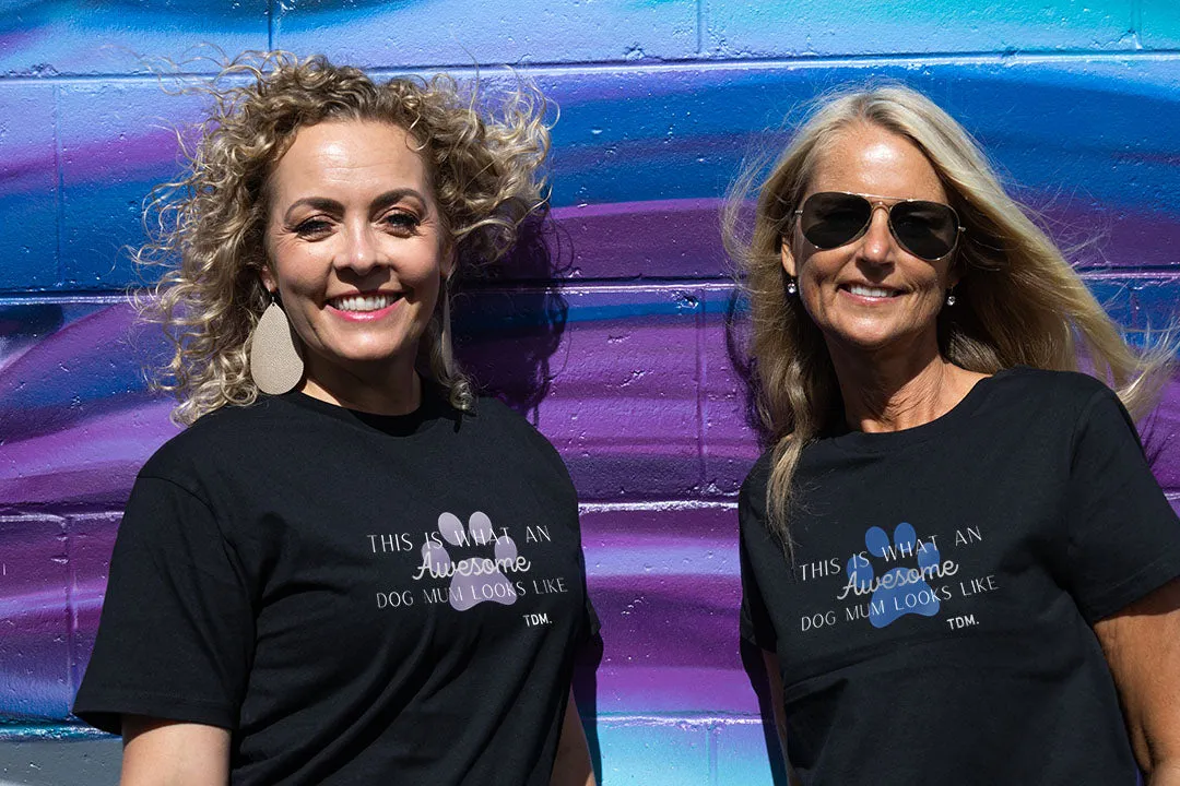 This is What an Awesome Dog Mum Looks Like Classic T-Shirt